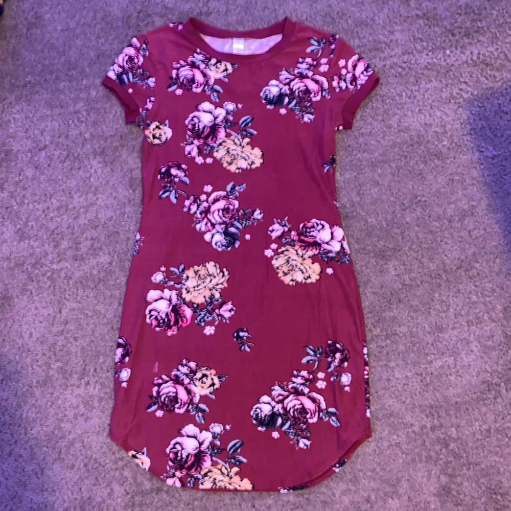 Red skintight floral dress